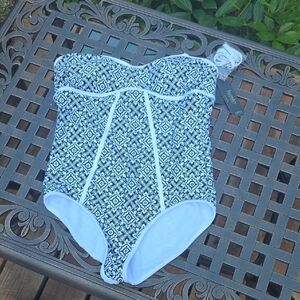 Laundry By Shelli Segal Geometric Black and White One Piece